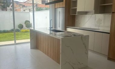 Se vende casa en Cuenca, Ecuador, Parroquia Machangara.