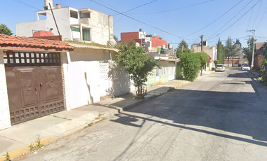 Casa en Venta en San Mateo Atenco: Hda. de La Magdalena 16, ¡Cerca de Servicios y con Fácil Acceso!