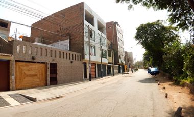CASA COMO TERRENO EN VENTA, ATE