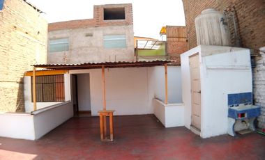CASA COMO TERRENO EN VENTA, ATE