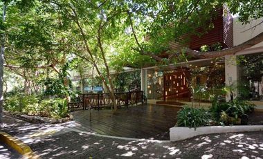 Living the Dream on Calle 38: Luxury 2BR Apartment Steps from the Beach – Modern & Walkable