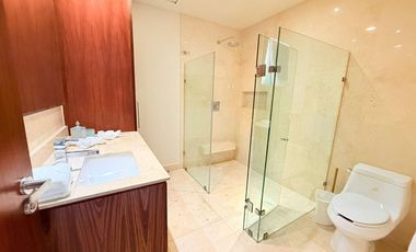 Living the Dream on Calle 38: Luxury 2BR Apartment Steps from the Beach – Modern & Walkable