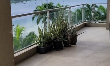 Renta de Departamento semi amoblado con vista al río, Guayaquil, Ecuador