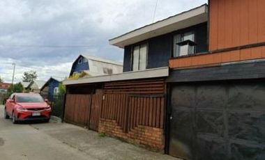 Amplia casa con departamento interior Villarrica
