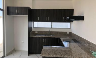 Venta de Casa en Manta Urbanización Via Marina