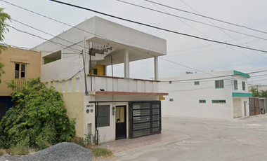 El privilegio de pagar menos y ganar más! Venta de amplia casa en recuperación bancaria con entrega de 3 a 6 meses, Balcones de Alcalá, Reynosa, Tamps