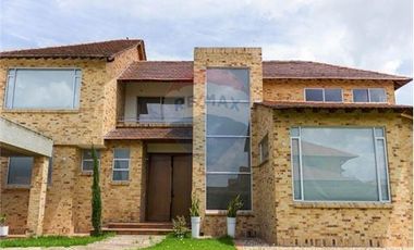 Vendo Casa Elegante en Cajica