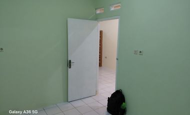 Taman Griya kencana, Tanah sereal, Administratif Kota Bogor,  1 KM from Bukit cimanggu city, 5Menit / 2Km dari stasiun cilebebut,  Baru Renov