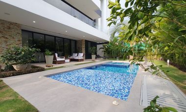 Exclusiva casa campestre en venta ubicada en el sector más exclusivo del Área Metropolitana de Bucaramanga