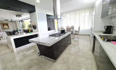 Exclusiva casa campestre en venta ubicada en el sector más exclusivo del Área Metropolitana de Bucaramanga