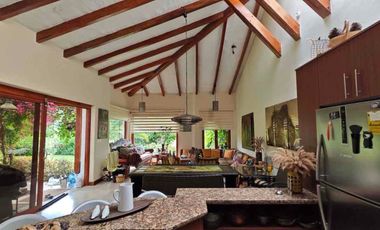 Renta Villa con muebles o sin muebles en Pakakuna Gardens en Checa