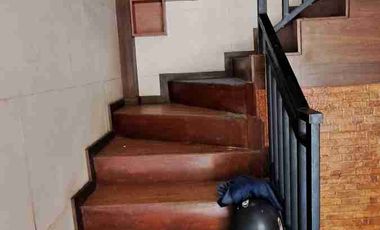 Dijual Ruko lantai 3 mahendradata padangsambian Denpasar Barat.