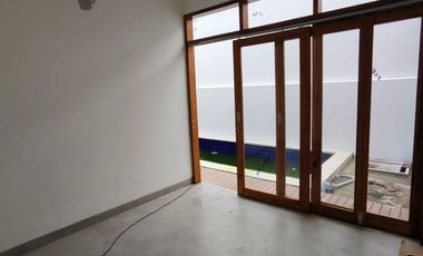 villa baru di nusa dua, sisa 1 unit,harga promo, lokasi strategis