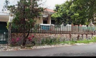 Jual dan Sewa Rumah Jl Tubagus Ismail VI Bandung 9 KT Bisa Untuk Kost Kostan