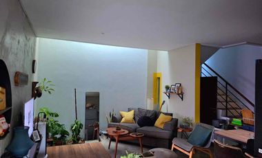 Jual Rumah Green Serpong Bintaro Cluster La Parco Estetik Hadap Selatan Semi Furnish 2 KT