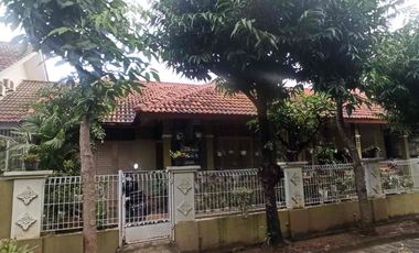 Jual Rumah Kemang Pratama 1 Full Furnished Dekat Tempat Ibadah, Sekolah, Perbelanjaan, Rumah Sakit & Tol