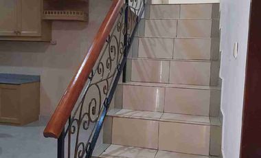 Dikontrakkan Villa di Ubung furnish murah siap huni 2 lantai