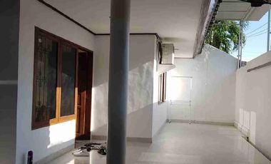 Dikontrakkan Villa di Ubung furnish murah siap huni 2 lantai