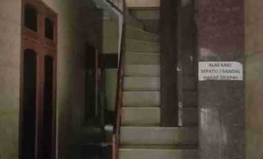 Di Jual rumah kost 2 lantai 12 kamar tidur lokasi strategis dekat mall, pasar dan stasiun di Kebayoran lama Jakarta Selatan