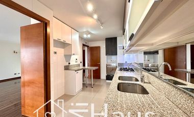 Bosques de Montemar, vistas al mar, 4 dormitorios, 4 baños, sala de estar, 2 estacionamientos, bodega 175 m2 totales aprox. piso 14