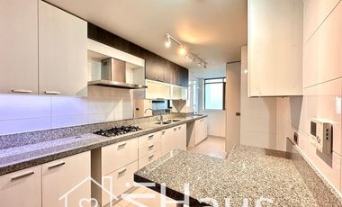 Bosques de Montemar, vistas al mar, 4 dormitorios, 4 baños, sala de estar, 2 estacionamientos, bodega 175 m2 totales aprox. piso 14