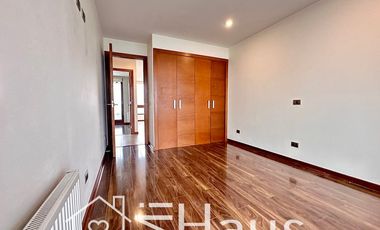 Bosques de Montemar, vistas al mar, 4 dormitorios, 4 baños, sala de estar, 2 estacionamientos, bodega 175 m2 totales aprox. piso 14