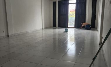 RUKO FAVORIT 3,5 LANTAI LOKASI RAMAI COCOK UNTUK SEGALA USAHA SIAP PAKAI DI MEKAR WANGI BANDUNG