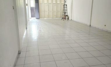 RUKO FAVORIT 3,5 LANTAI LOKASI RAMAI COCOK UNTUK SEGALA USAHA SIAP PAKAI DI MEKAR WANGI BANDUNG