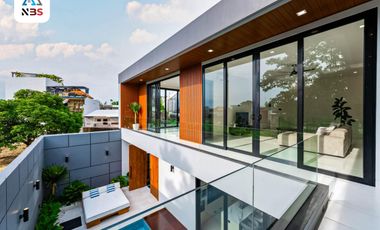 FOR SALE LUXURY VILLA WITH BEAUTY POOL, INTERIOR AND BALCONY AT CANGGU