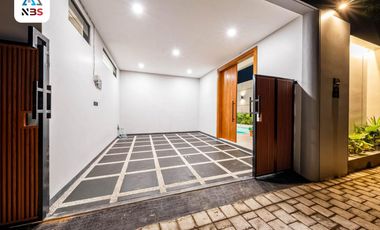 FOR SALE LUXURY VILLA WITH BEAUTY POOL, INTERIOR AND BALCONY AT CANGGU