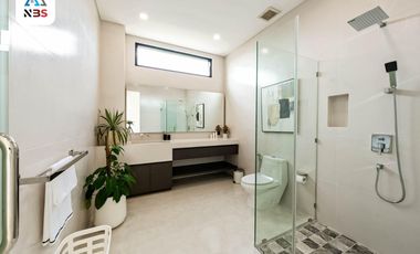 FOR SALE LUXURY VILLA WITH BEAUTY POOL, INTERIOR AND BALCONY AT CANGGU