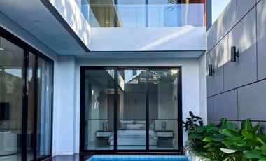 FOR SALE LUXURY VILLA WITH BEAUTY POOL, INTERIOR AND BALCONY AT CANGGU