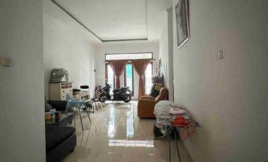 Di jual rumah cantik 2 lt tidak banjir, dekat Galaxy dan Mall Pakuon di Pekayon. Bekasi