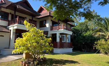 94897 - บ้านไม้สักแท้ 2 ชั้น ท่ามกลางธรรมชาติสัมผัสความอบอุ่นของ ในบรรยากาศทุ่งนา เงียบสงบ ร่มรื่น เหมาะกับการพักผ่อน ในใช้ชีวิตอย่างมีคุณภาพ และ สามา