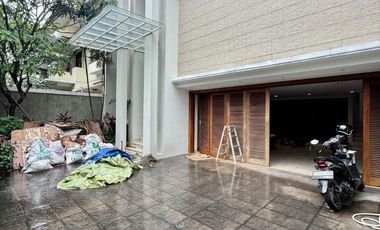 Sewa Rumah Mewah di Cipete Gaharu Dekat MRT Cipete, Jakarta Selatan