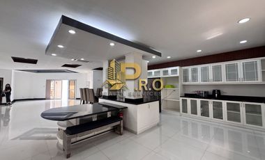 10 bedroom Mansion for SALE or RENT in Hensonville Angeles City Pampanga near Clark