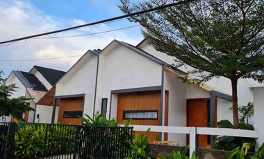 Disewakan Rumah 65/210 Full Furnished dekat Paramount School Sukatani Palembang