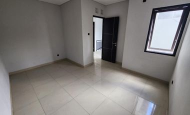 Rumah Unfurnished Lingkungan Tenang Disewakan, di Denpasar Utara Area