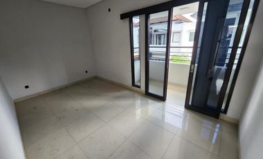 Rumah Unfurnished Lingkungan Tenang Disewakan, di Denpasar Utara Area
