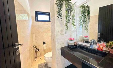 Luxury Vila Freehold  6 bedroom furnished view cantik di Nusa Dua