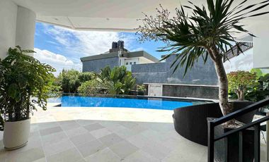 Luxury Vila Freehold  6 bedroom furnished view cantik di Nusa Dua