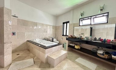 Dijaul Villa Mewah di Nusa Dua Hill – Bali