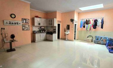 Dijual Cepat Rumah Semi Furnish Siap Huni dekat dengan Summarecon Bekasi