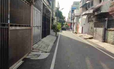 Dijual rumah  4 lantai 4+1  kamar tidur lokasi strategis dekat dari pusat perbelanjaan, tempat wisata dan kuliner di pedemangan jakarta utara