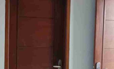 Dijual rumah  4 lantai 4+1  kamar tidur lokasi strategis dekat dari pusat perbelanjaan, tempat wisata dan kuliner di pedemangan jakarta utara