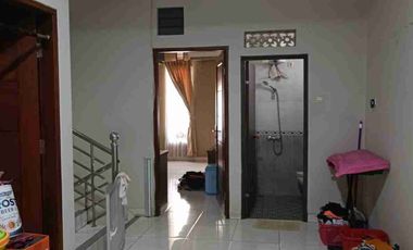 Dijual rumah  4 lantai 4+1  kamar tidur lokasi strategis dekat dari pusat perbelanjaan, tempat wisata dan kuliner di pedemangan jakarta utara