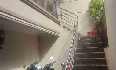Dijual rumah  4 lantai 4+1  kamar tidur lokasi strategis dekat dari pusat perbelanjaan, tempat wisata dan kuliner di pedemangan jakarta utara