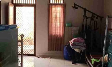 Dijual rumah  4 lantai 4+1  kamar tidur lokasi strategis dekat dari pusat perbelanjaan, tempat wisata dan kuliner di pedemangan jakarta utara