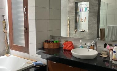 RUMAH IMPIAN 2 LANTAI MINIMALIS MODERN SEMI FURNISHED NYAMAN SIAP HUNI DI BATUNUNGGAL BANDUNG