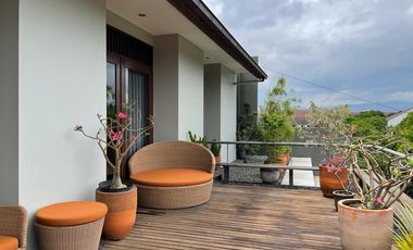 RUMAH IMPIAN 2 LANTAI MINIMALIS MODERN SEMI FURNISHED NYAMAN SIAP HUNI DI BATUNUNGGAL BANDUNG